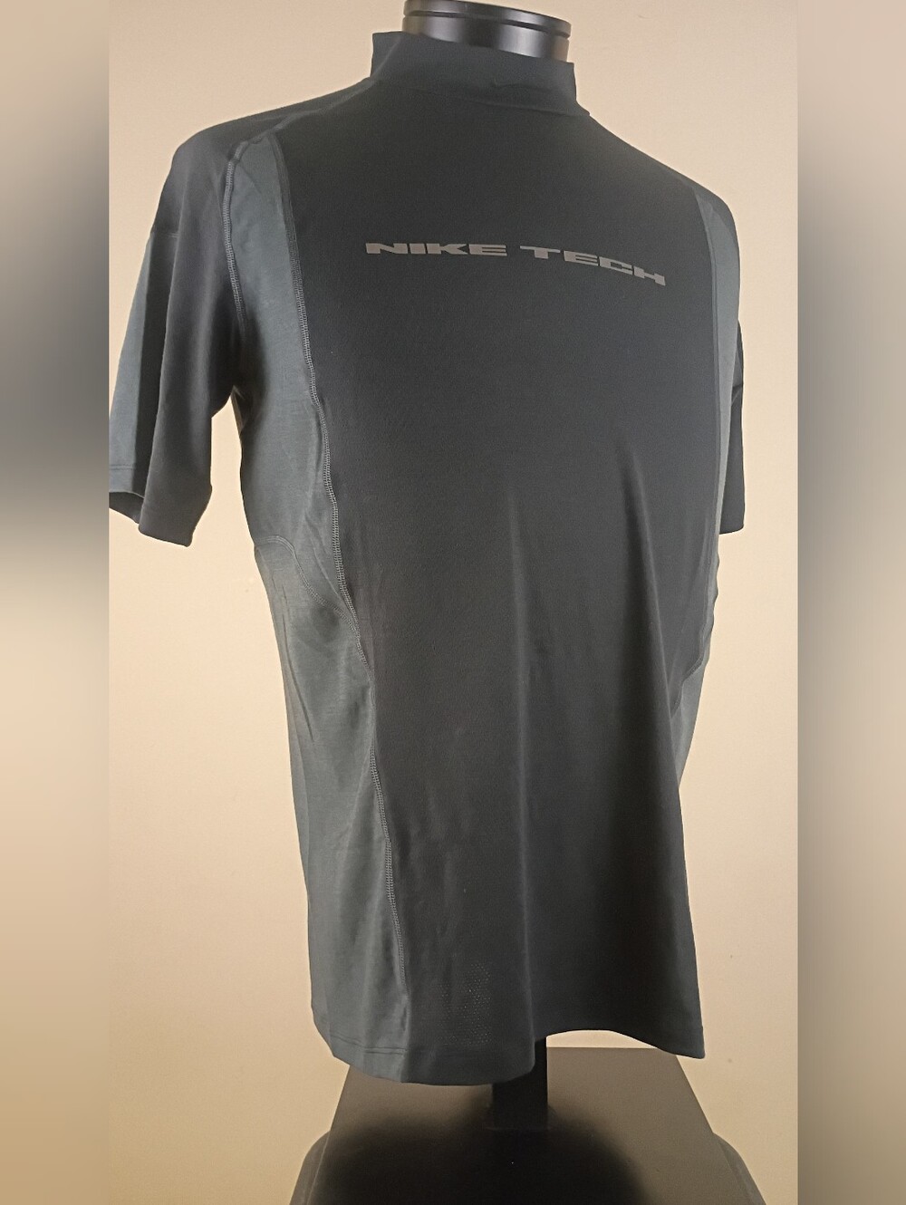 Nike Tech Short Sleeve Base Layer Black/Anthracite IB 1522-010 - NWT Large
